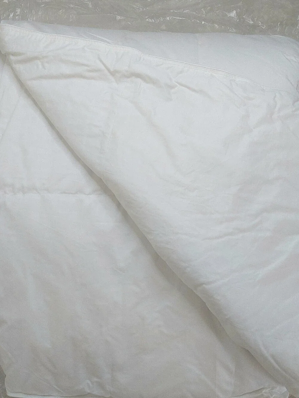 Quince Luxe White Goose Ultra Warm Down Comforter! Sz. King/ Cal King (Z81)